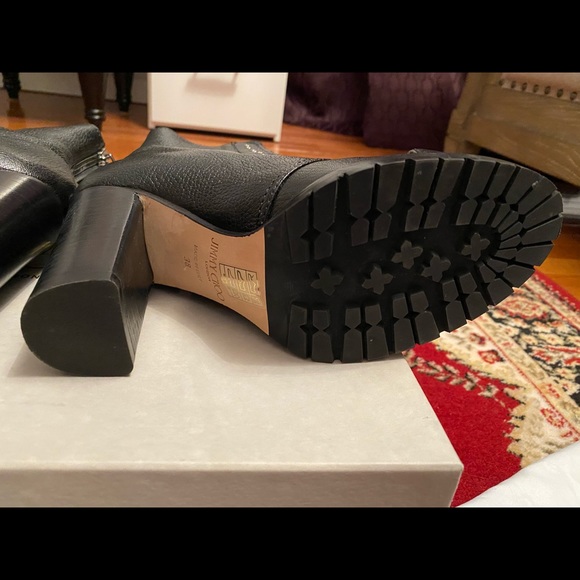 Jimmy Choo
Datchet Crystal Leather Ankle Boot - Picture 5 of 9